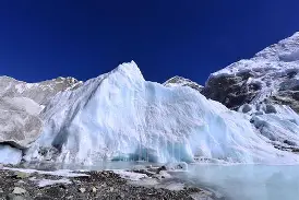 冰川之巅与风暴之眼在Apex英雄中上演巅峰对决，最终爆冷夺胜，直播间破纪录